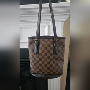 LV Damier Bucket Tote